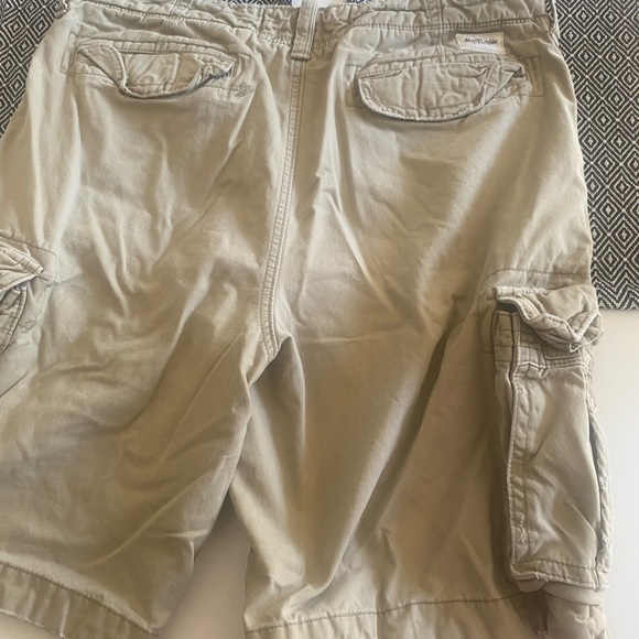 Abercrombie & Fitch Cargo Shorts - Picture 2 of 3